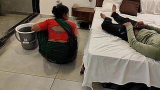 Komal was taking a bath in the swimming pool but her husband started having sex with the mopping lady - porn video