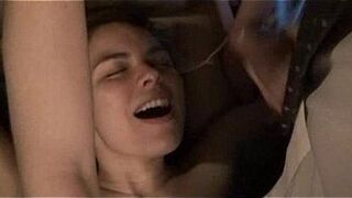Facial for two hot lesbians - porn video